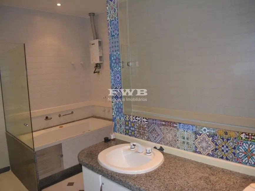 Apartamento com 4 quartos à venda, 311m2 em Copacabana, Rio De Janeiro - RJ - imagem 9 Foto 9 de Apartamento com 4 quartos à venda, 311m2 em Copacabana, Rio De Janeiro - RJ