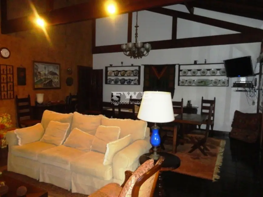 Foto 9 de Casa com 7 quartos à venda, 670m2 em Golfe, Teresopolis - RJ