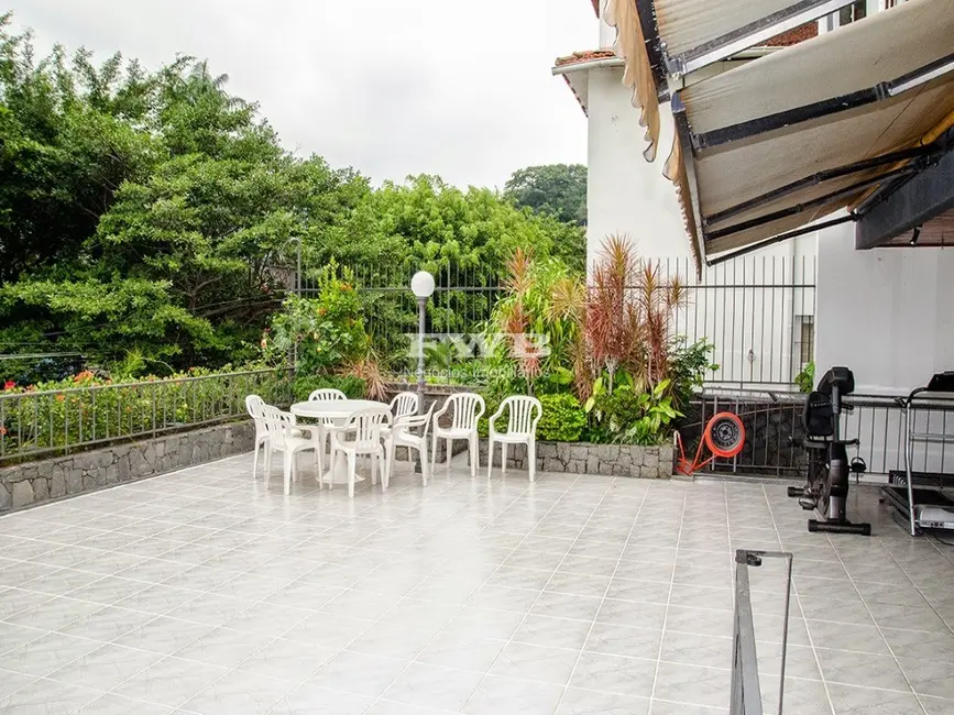 Casa com 5 quartos à venda, 550m2 em Jardim Botânico, Rio De Janeiro - RJ - imagem 3 Foto 3 de Casa com 5 quartos à venda, 550m2 em Jardim Botânico, Rio De Janeiro - RJ