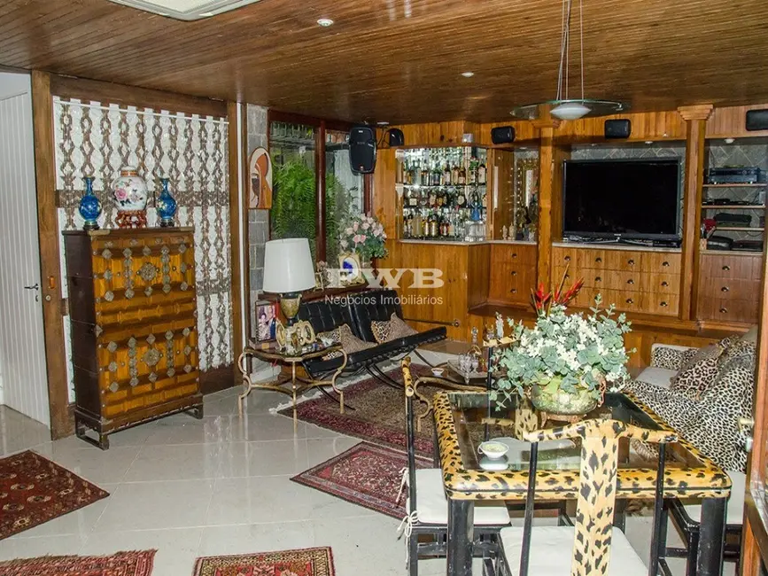 Casa com 5 quartos à venda, 550m2 em Jardim Botânico, Rio De Janeiro - RJ - imagem 4 Foto 4 de Casa com 5 quartos à venda, 550m2 em Jardim Botânico, Rio De Janeiro - RJ