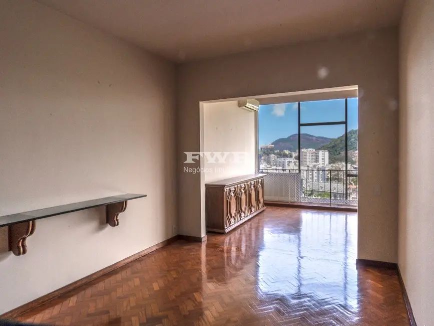 Apartamento com 3 quartos à venda, 226m2 em Laranjeiras, Rio De Janeiro - RJ - imagem 5 Foto 5 de Apartamento com 3 quartos à venda, 226m2 em Laranjeiras, Rio De Janeiro - RJ