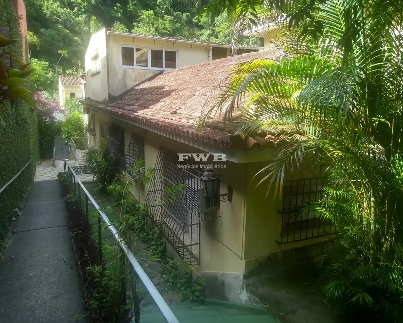 Casa com 4 quartos à venda, 800m2 em Cosme Velho, Rio De Janeiro - RJ - imagem 4 Foto 4 de Casa com 4 quartos à venda, 800m2 em Cosme Velho, Rio De Janeiro - RJ