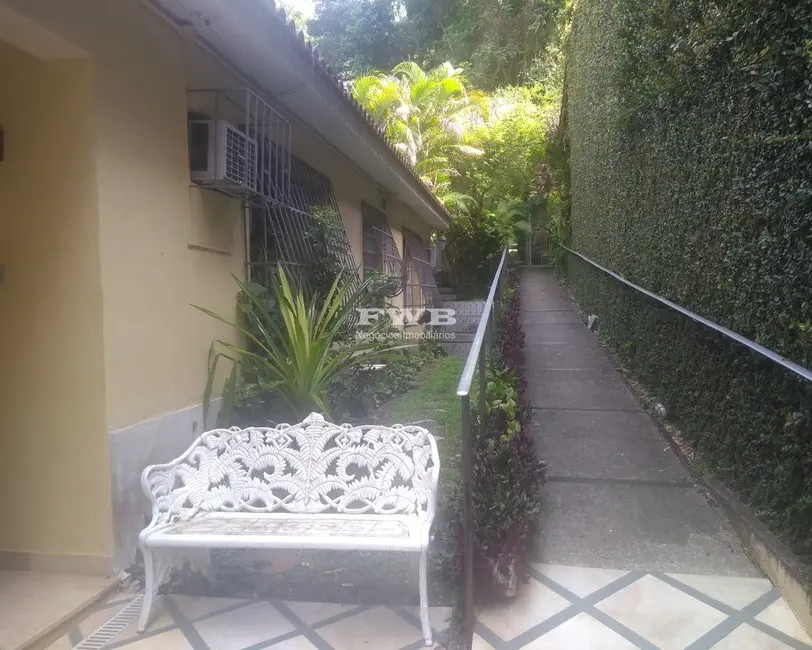 Casa com 4 quartos à venda, 800m2 em Cosme Velho, Rio De Janeiro - RJ - imagem 3 Foto 3 de Casa com 4 quartos à venda, 800m2 em Cosme Velho, Rio De Janeiro - RJ