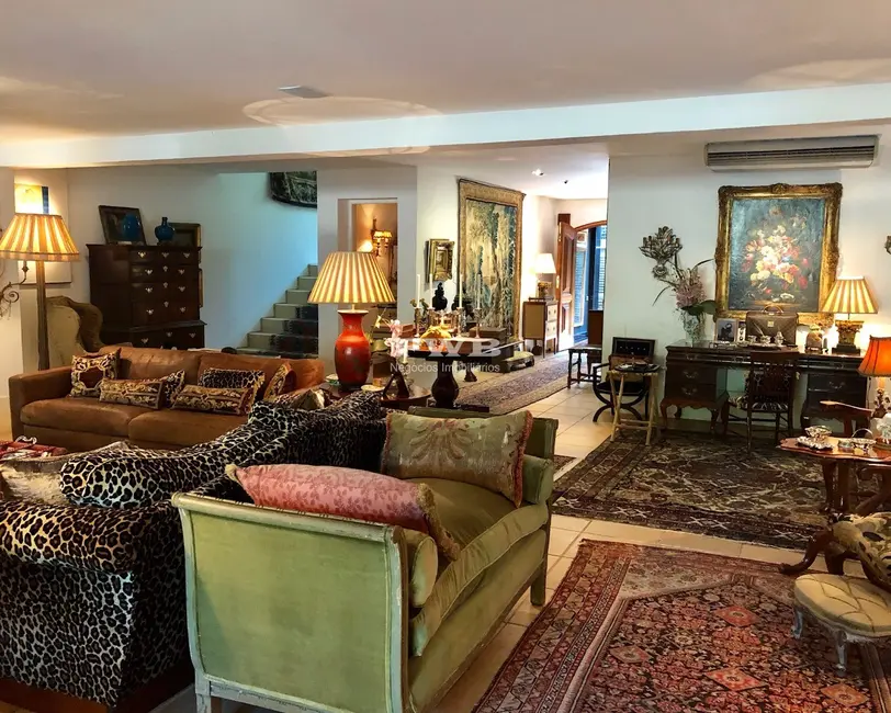 Casa com 6 quartos à venda, 560m2 em Jardim Botânico, Rio De Janeiro - RJ - imagem 4 Foto 4 de Casa com 6 quartos à venda, 560m2 em Jardim Botânico, Rio De Janeiro - RJ