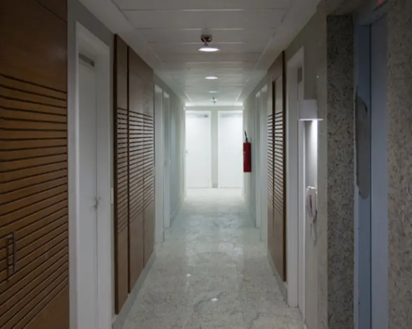 Sala Comercial à venda, 28m2 em Centro, Rio De Janeiro - RJ - imagem 7 Foto 7 de Sala Comercial à venda, 28m2 em Centro, Rio De Janeiro - RJ