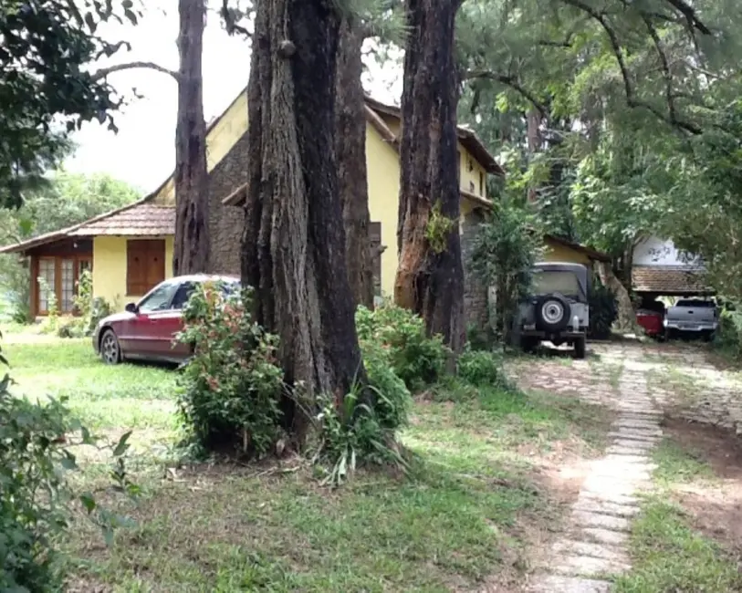 Casa com 6 quartos à venda, 400m2 em Petropolis - RJ - imagem 5 Foto 5 de Casa com 6 quartos à venda, 400m2 em Petropolis - RJ
