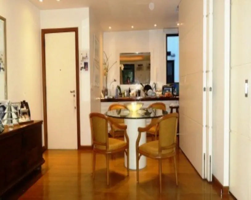 Apartamento com 2 quartos à venda, 82m2 em Leblon, Rio De Janeiro - RJ - imagem 8 Foto 8 de Apartamento com 2 quartos à venda, 82m2 em Leblon, Rio De Janeiro - RJ