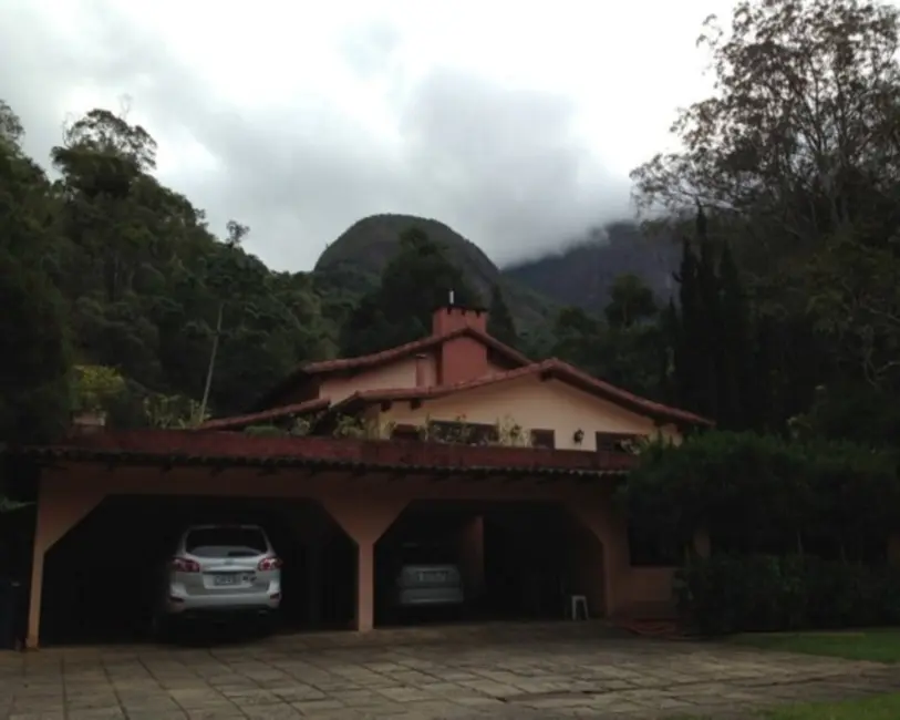 Casa com 4 quartos à venda, 550m2 em Araras, Petropolis - RJ - imagem 6 Foto 6 de Casa com 4 quartos à venda, 550m2 em Araras, Petropolis - RJ