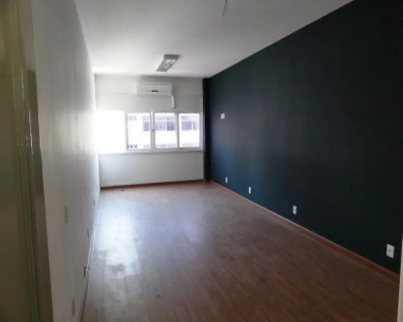 Sala Comercial à venda, 60m2 em Centro, Rio De Janeiro - RJ - imagem 8 Foto 8 de Sala Comercial à venda, 60m2 em Centro, Rio De Janeiro - RJ
