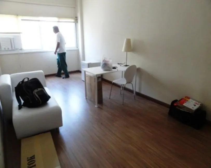 Sala Comercial à venda, 60m2 em Centro, Rio De Janeiro - RJ - imagem 7 Foto 7 de Sala Comercial à venda, 60m2 em Centro, Rio De Janeiro - RJ