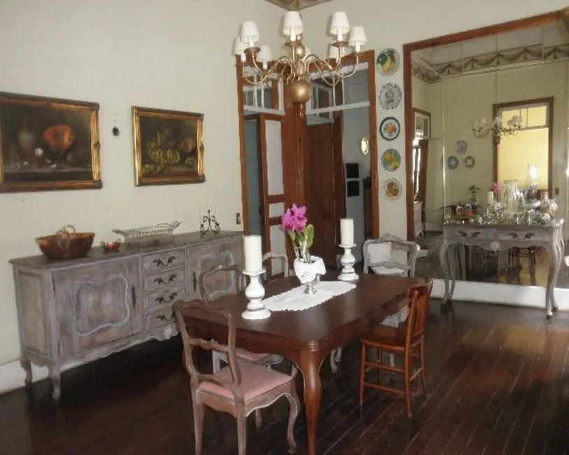 Casa com 3 quartos à venda, 250m2 em Centro, Petropolis - RJ - imagem 3 Foto 3 de Casa com 3 quartos à venda, 250m2 em Centro, Petropolis - RJ