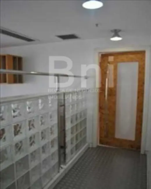 Sala Comercial com 1 quarto para alugar, 400m2 em Centro, Rio De Janeiro - RJ - imagem 3 Foto 3 de Sala Comercial com 1 quarto para alugar, 400m2 em Centro, Rio De Janeiro - RJ