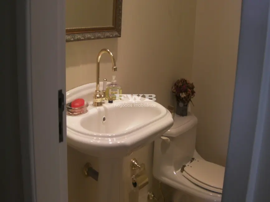 Casa com 4 quartos à venda, 340m2 em Humaitá, Rio De Janeiro - RJ - imagem 8 Foto 8 de Casa com 4 quartos à venda, 340m2 em Humaitá, Rio De Janeiro - RJ