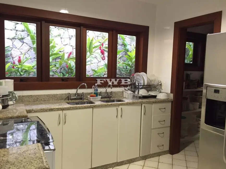 Foto 4 de Casa de Condomínio com 8 quartos à venda, 700m2 em Mombaça, Angra Dos Reis - RJ