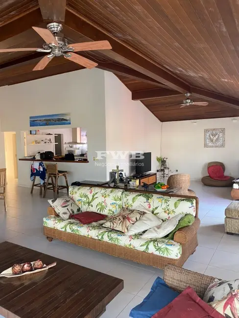 Foto 8 de Casa com 4 quartos para alugar, 190m2 em Armacao Dos Buzios - RJ