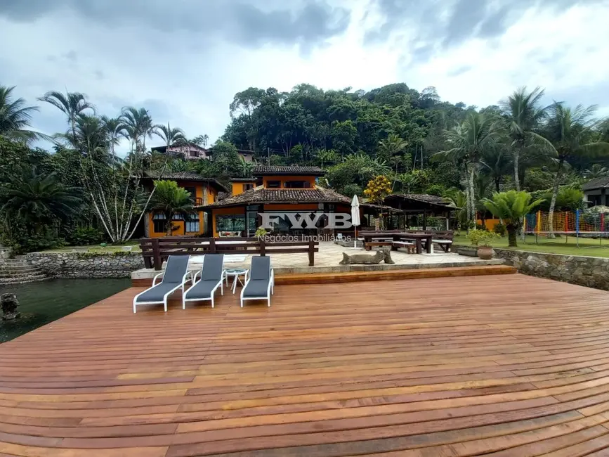 Casa com 8 quartos para alugar, 500m2 em Angra Dos Reis - RJ - imagem 3 Foto 3 de Casa com 8 quartos para alugar, 500m2 em Angra Dos Reis - RJ