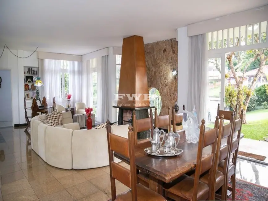 Casa com 7 quartos à venda, 744m2 em Bom Retiro, Teresopolis - RJ - imagem 4 Foto 4 de Casa com 7 quartos à venda, 744m2 em Bom Retiro, Teresopolis - RJ