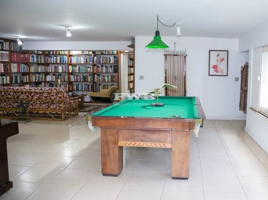 Casa com 7 quartos à venda, 744m2 em Bom Retiro, Teresopolis - RJ - imagem 9 Foto 9 de Casa com 7 quartos à venda, 744m2 em Bom Retiro, Teresopolis - RJ