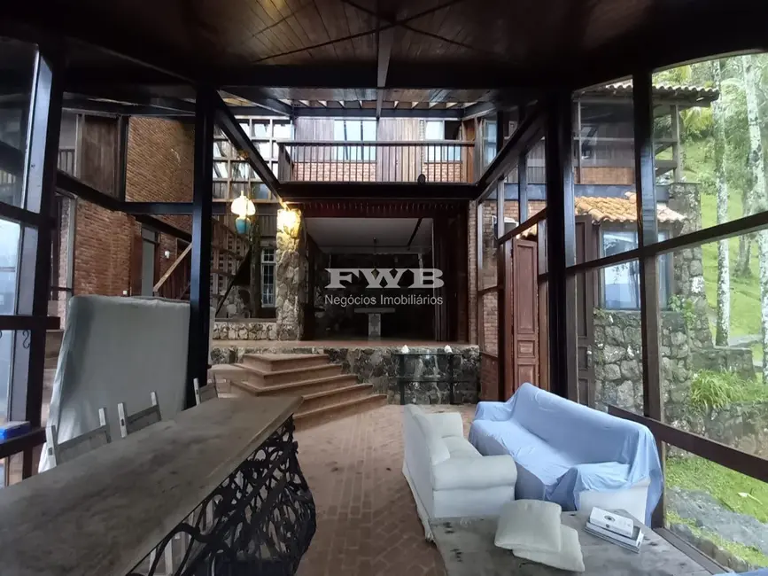 Casa com 6 quartos à venda, 600m2 em Angra Dos Reis - RJ - imagem 6 Foto 6 de Casa com 6 quartos à venda, 600m2 em Angra Dos Reis - RJ