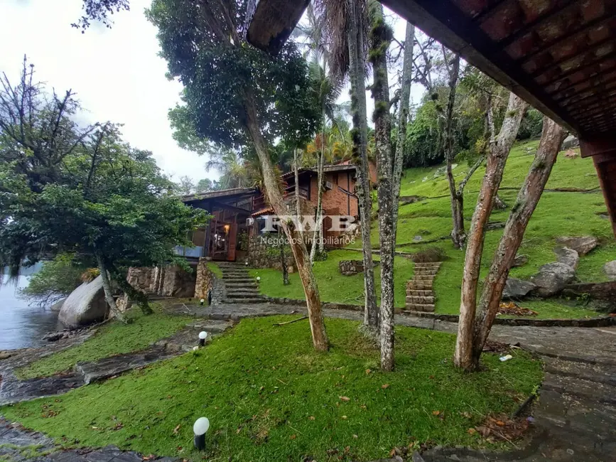 Casa com 6 quartos à venda, 600m2 em Angra Dos Reis - RJ - imagem 3 Foto 3 de Casa com 6 quartos à venda, 600m2 em Angra Dos Reis - RJ
