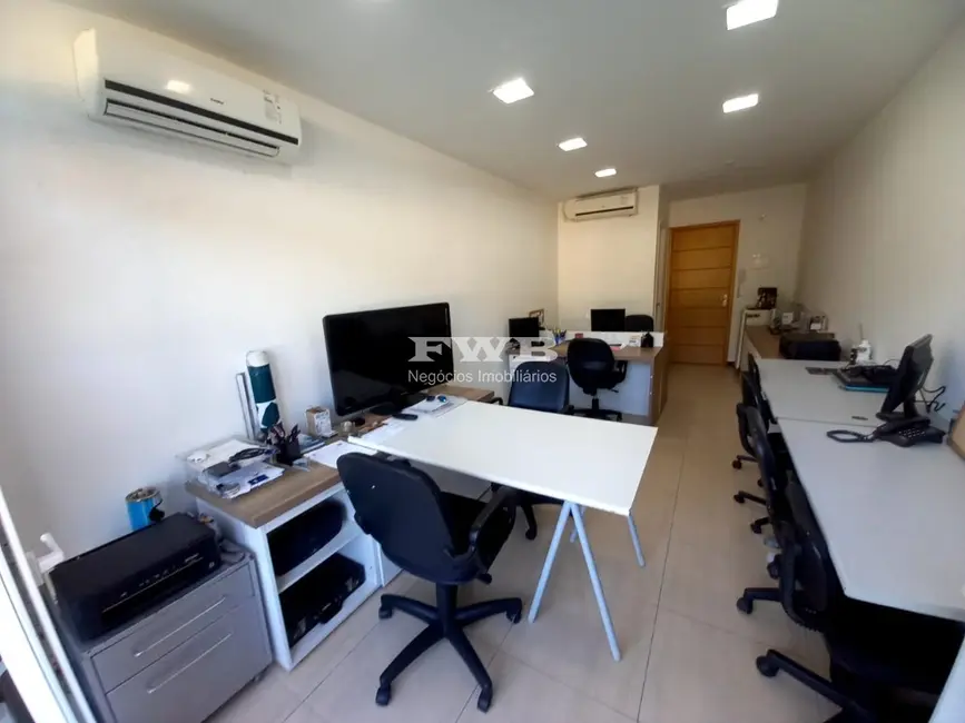Sala Comercial à venda, 30m2 em Itanhangá, Rio De Janeiro - RJ - imagem 6 Foto 6 de Sala Comercial à venda, 30m2 em Itanhangá, Rio De Janeiro - RJ