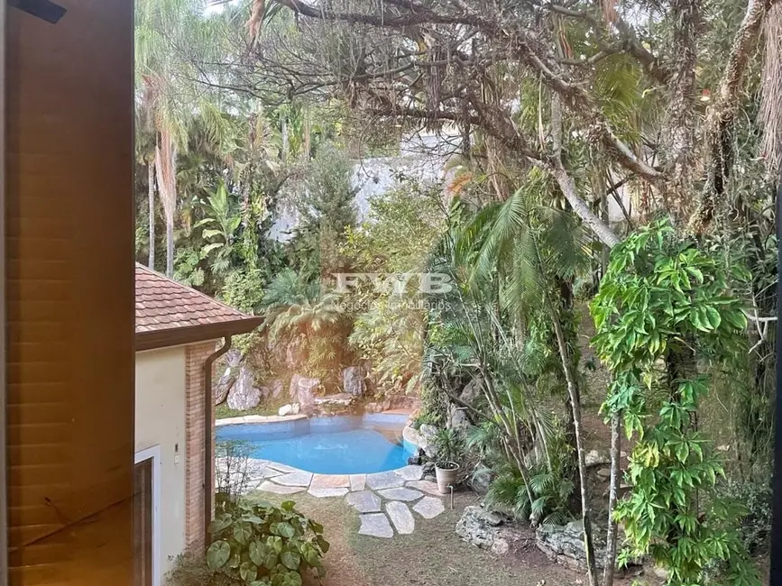 Casa de Condomínio com 5 quartos à venda e para alugar, 1400m2 em Jardim Everest, São Paulo - SP - imagem 5 Foto 5 de Casa de Condomínio com 5 quartos à venda e para alugar, 1400m2 em Jardim Everest, São Paulo - SP