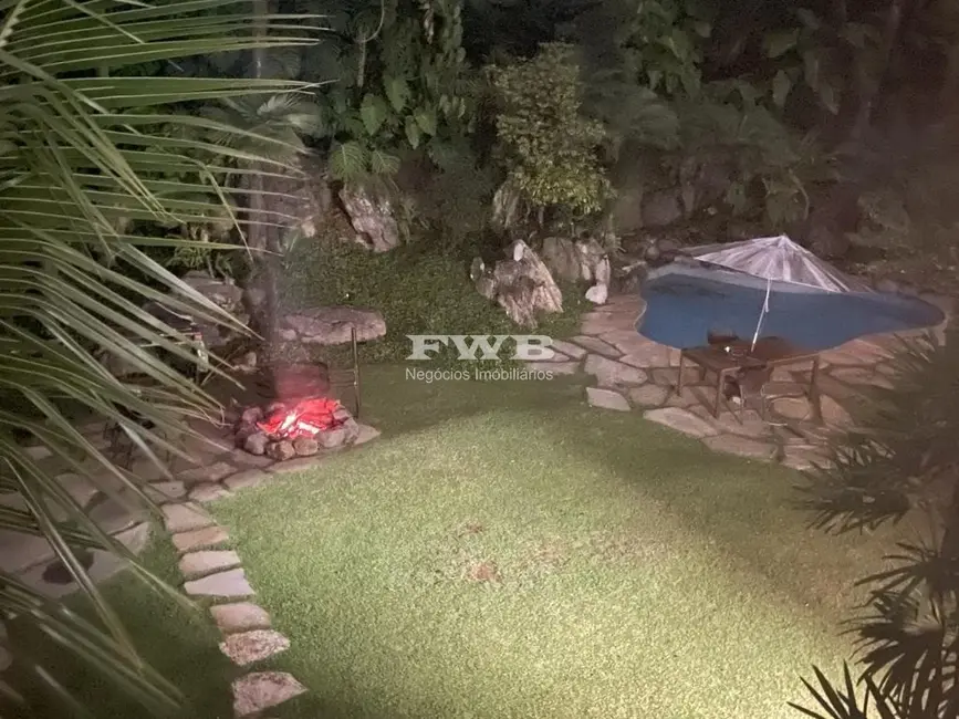 Casa de Condomínio com 5 quartos à venda e para alugar, 1400m2 em Jardim Everest, São Paulo - SP - imagem 3 Foto 3 de Casa de Condomínio com 5 quartos à venda e para alugar, 1400m2 em Jardim Everest, São Paulo - SP