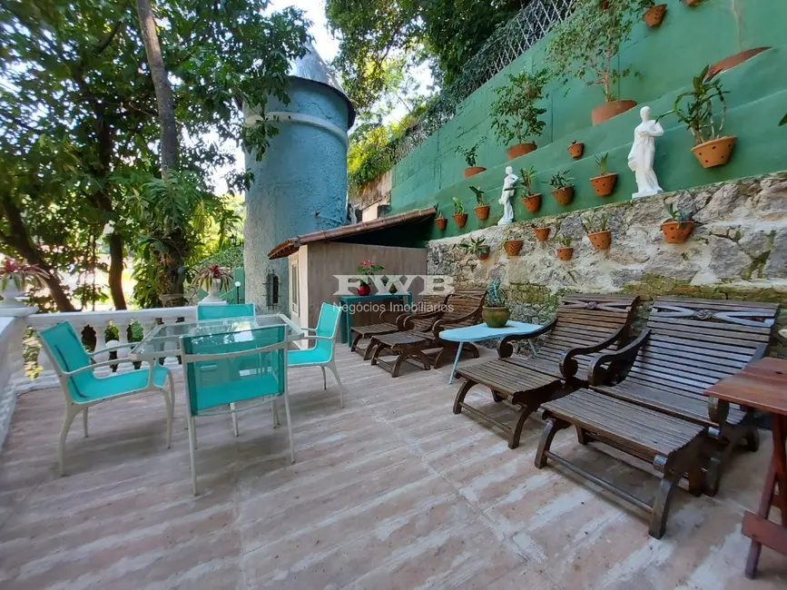 Casa com 5 quartos à venda, 585m2 em Cosme Velho, Rio De Janeiro - RJ - imagem 8 Foto 8 de Casa com 5 quartos à venda, 585m2 em Cosme Velho, Rio De Janeiro - RJ