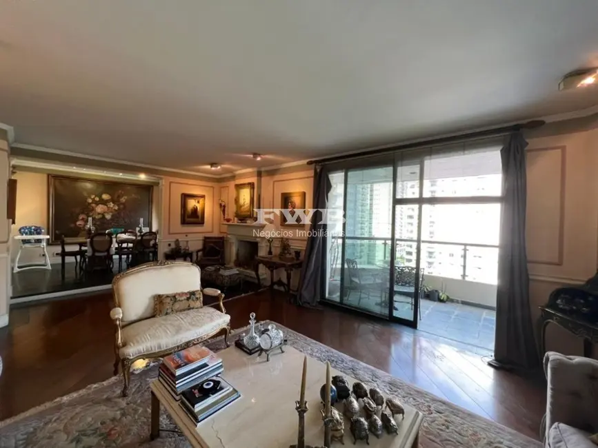 Foto 2 de Apartamento com 3 quartos à venda, 220m2 em Itaim Bibi, São Paulo - SP