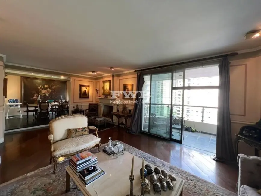 Foto 2 de Apartamento com 3 quartos à venda, 220m2 em Itaim Bibi, São Paulo - SP