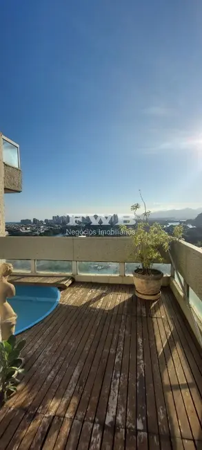 Apartamento com 4 quartos à venda e para alugar, 220m2 em Barra da Tijuca, Rio De Janeiro - RJ - imagem 5 Foto 5 de Apartamento com 4 quartos à venda e para alugar, 220m2 em Barra da Tijuca, Rio De Janeiro - RJ