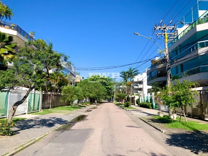 Foto 3 de Terreno / Lote à venda, 600m2 em Recreio dos Bandeirantes, Rio De Janeiro - RJ