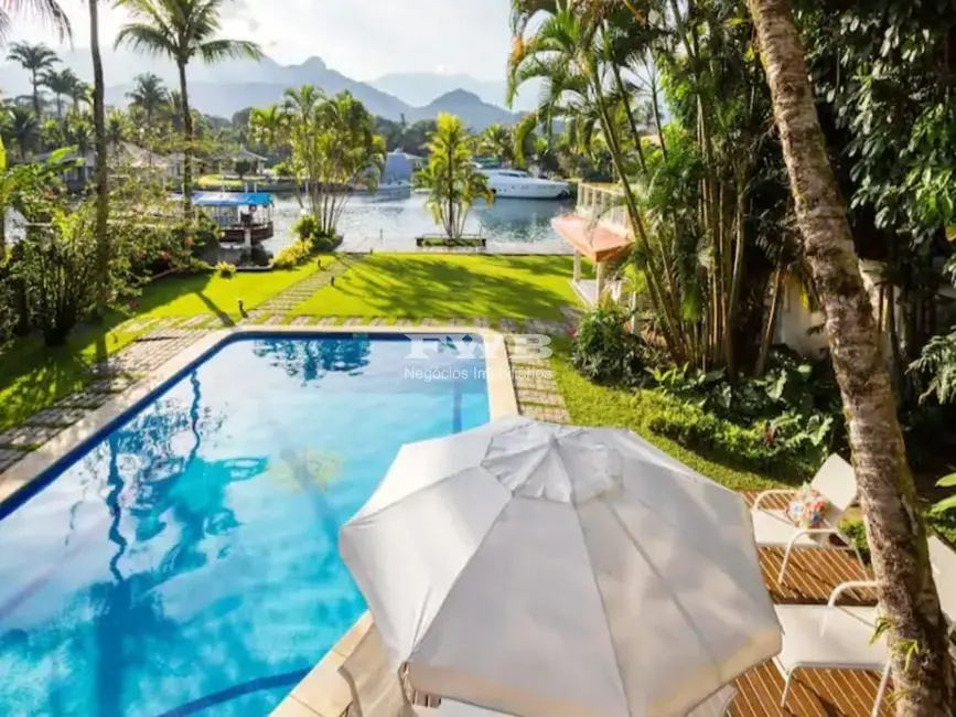 Casa de Condomínio com 7 quartos para alugar, 300m2 em Parque Mambucaba (Mambucaba), Angra Dos Reis - RJ - imagem 1 Foto 1 de Casa de Condomínio com 7 quartos para alugar, 300m2 em Parque Mambucaba (Mambucaba), Angra Dos Reis - RJ