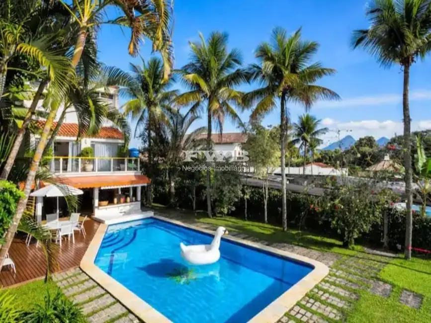 Casa de Condomínio com 7 quartos para alugar, 300m2 em Parque Mambucaba (Mambucaba), Angra Dos Reis - RJ - imagem 3 Foto 3 de Casa de Condomínio com 7 quartos para alugar, 300m2 em Parque Mambucaba (Mambucaba), Angra Dos Reis - RJ