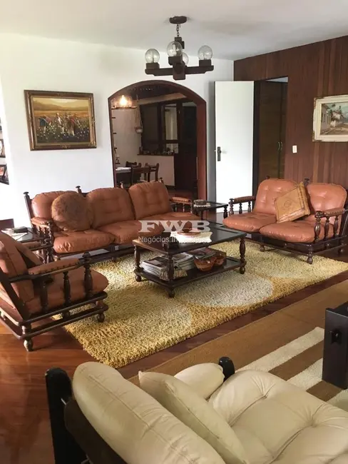 Casa com 5 quartos à venda, 594m2 em Granja Guarani, Teresopolis - RJ - imagem 7 Foto 7 de Casa com 5 quartos à venda, 594m2 em Granja Guarani, Teresopolis - RJ