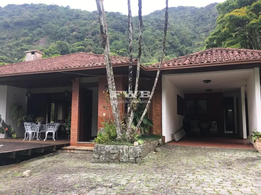 Foto 2 de Casa com 5 quartos à venda, 594m2 em Granja Guarani, Teresopolis - RJ