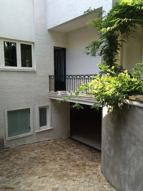 Casa com 3 quartos para alugar, 500m2 em Jardim Europa, São Paulo - SP - imagem 3 Foto 3 de Casa com 3 quartos para alugar, 500m2 em Jardim Europa, São Paulo - SP