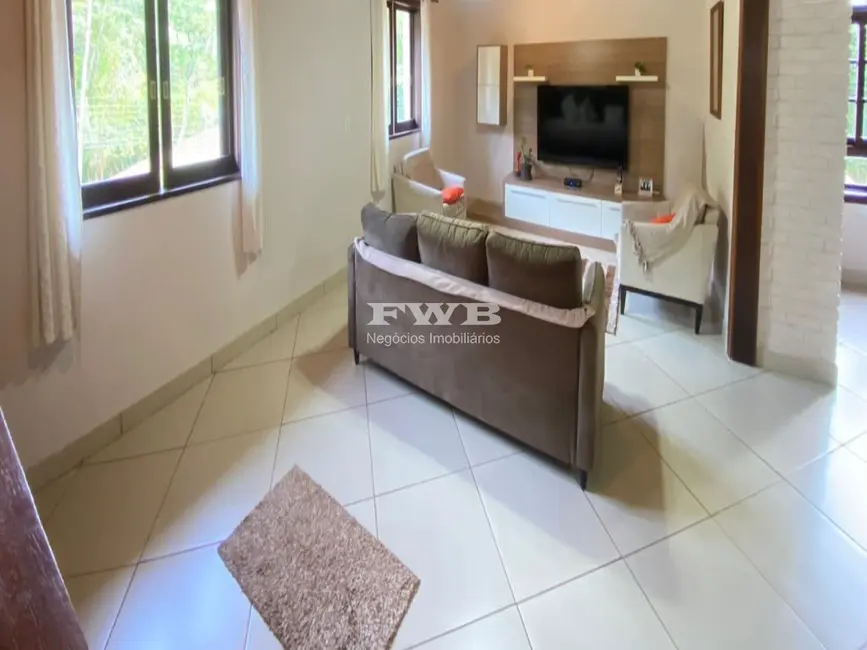 Casa com 4 quartos à venda, 255m2 em Carlos Guinle, Teresopolis - RJ - imagem 8 Foto 8 de Casa com 4 quartos à venda, 255m2 em Carlos Guinle, Teresopolis - RJ