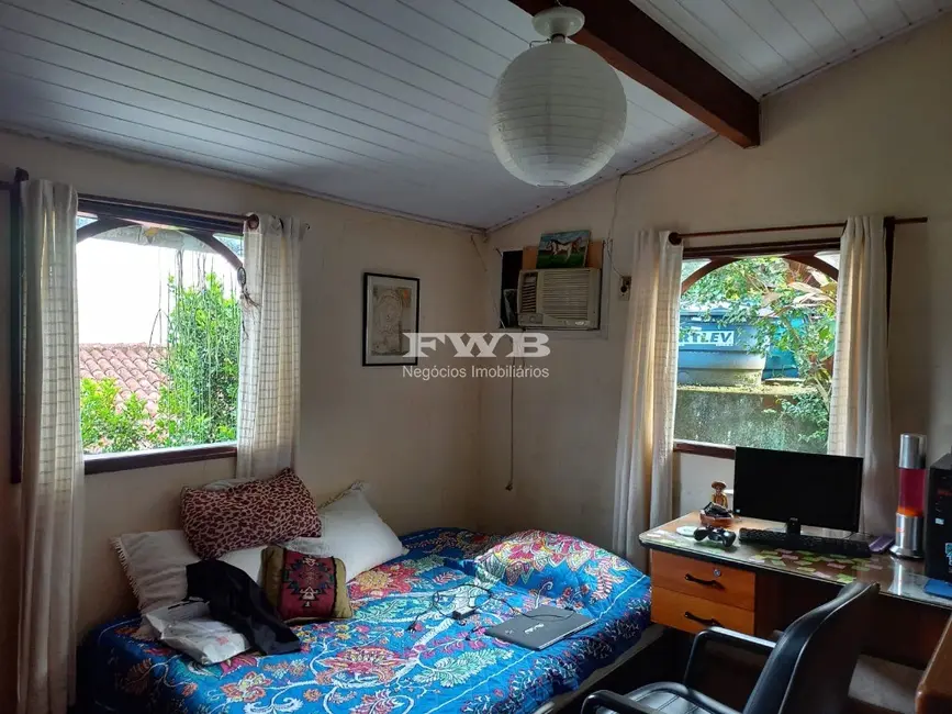 Casa de Condomínio com 4 quartos à venda, 200m2 em Marinas, Angra Dos Reis - RJ - imagem 4 Foto 4 de Casa de Condomínio com 4 quartos à venda, 200m2 em Marinas, Angra Dos Reis - RJ