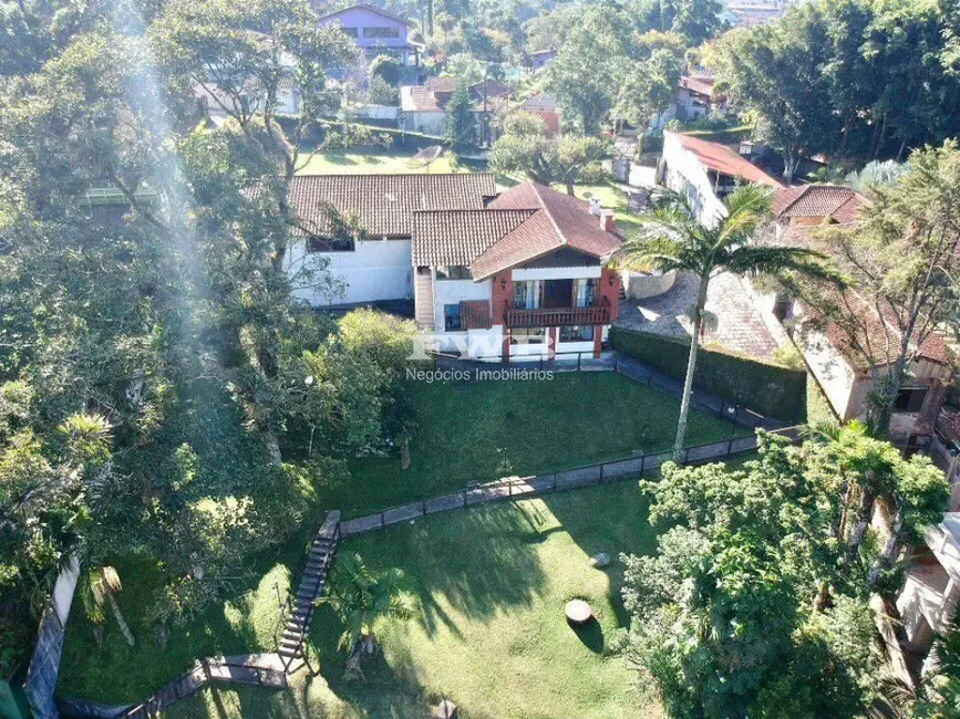 Foto 1 de Casa com 5 quartos à venda, 206m2 em Carlos Guinle, Teresopolis - RJ