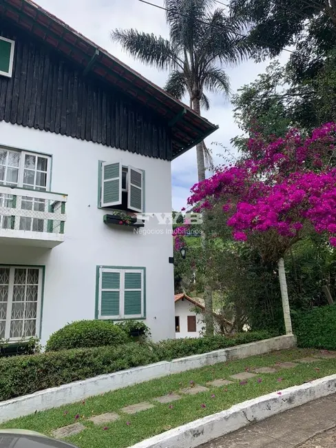 Foto 2 de Apartamento com 2 quartos à venda, 77m2 em Mosela, Petropolis - RJ