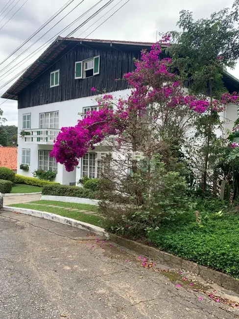 Foto 1 de Apartamento com 2 quartos à venda, 77m2 em Mosela, Petropolis - RJ