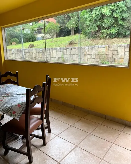 Casa com 6 quartos à venda, 330m2 em Golfe, Teresopolis - RJ - imagem 8 Foto 8 de Casa com 6 quartos à venda, 330m2 em Golfe, Teresopolis - RJ