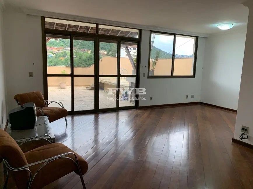 Foto 2 de Apartamento com 3 quartos à venda, 134m2 em Agriões, Teresopolis - RJ