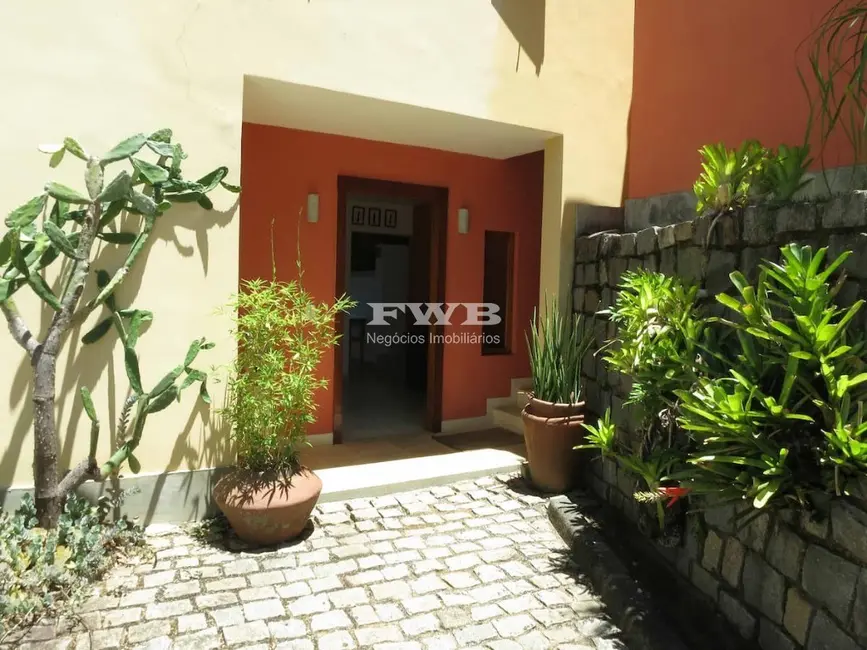 Casa com 6 quartos para alugar, 245m2 em Mangaratiba - RJ - imagem 4 Foto 4 de Casa com 6 quartos para alugar, 245m2 em Mangaratiba - RJ