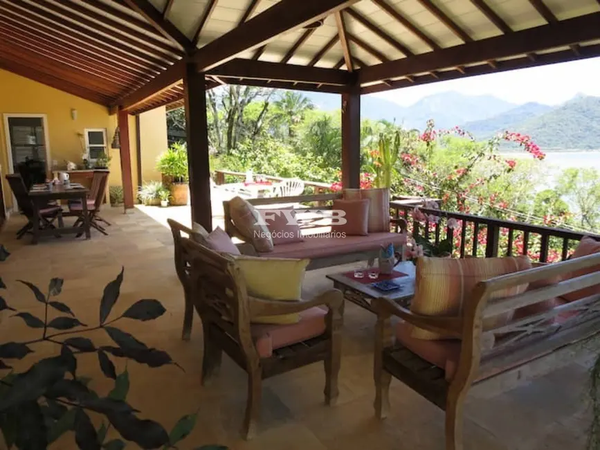 Casa com 6 quartos para alugar, 245m2 em Mangaratiba - RJ - imagem 5 Foto 5 de Casa com 6 quartos para alugar, 245m2 em Mangaratiba - RJ