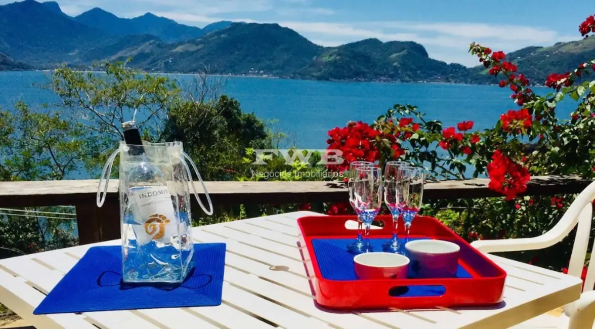 Casa com 6 quartos para alugar, 245m2 em Mangaratiba - RJ - imagem 1 Foto 1 de Casa com 6 quartos para alugar, 245m2 em Mangaratiba - RJ