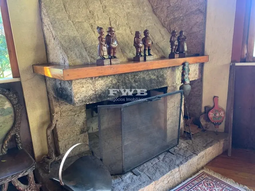 Foto 9 de Casa com 4 quartos à venda, 320m2 em Iucas, Teresopolis - RJ