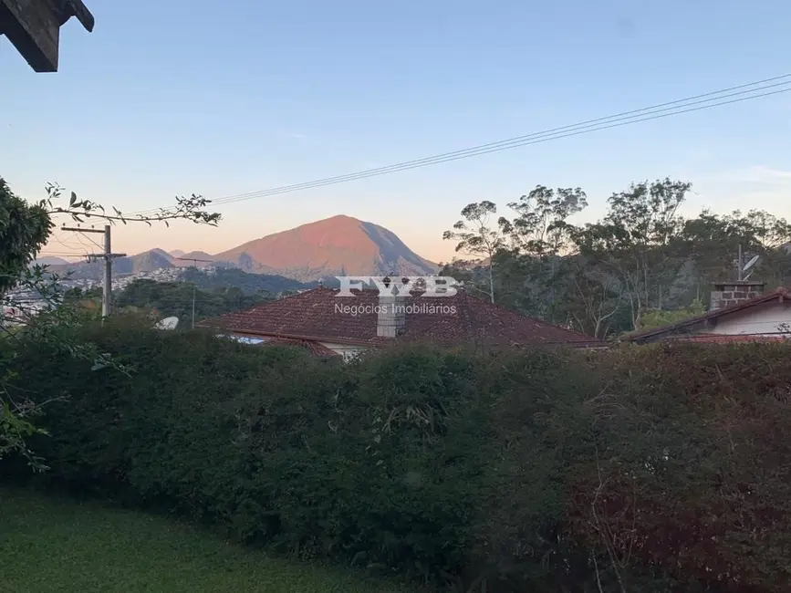 Foto 2 de Casa com 4 quartos à venda, 320m2 em Iucas, Teresopolis - RJ