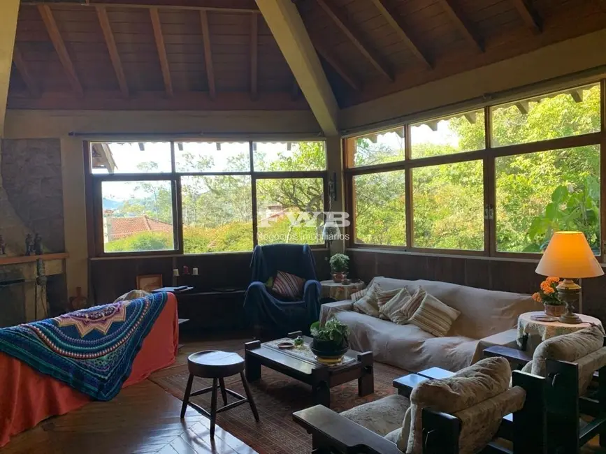 Foto 6 de Casa com 4 quartos à venda, 320m2 em Iucas, Teresopolis - RJ